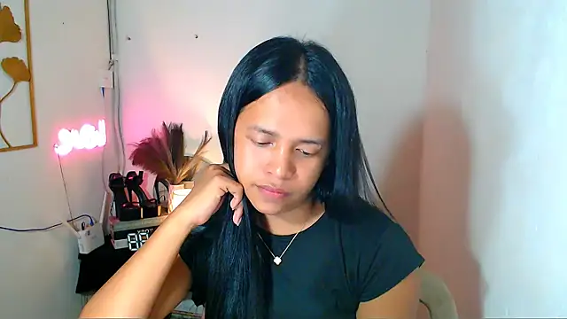 Snapshot of Lorainnelustts chatting on March 2, 2026, 4:58 am Lorainnelustts online show from March 2, 2026, 4:58 am