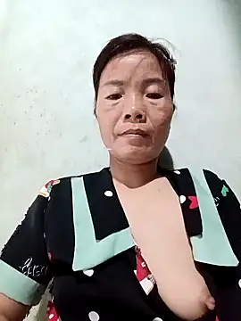 Snapshot of Harmony92 chatting on October 27, 2025, 12:04 am Harmony92 online show from October 27, 2025, 12:04 am