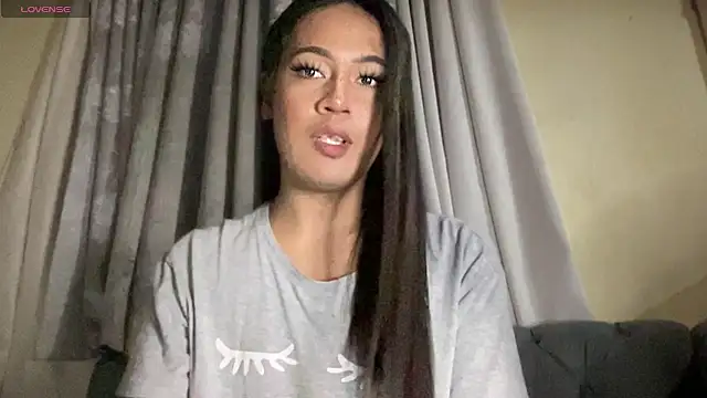 Snapshot of fallon_empress143 chatting on November 17, 2025, 6:35 pm fallon empress143 online show from November 17, 2025, 6:35 pm