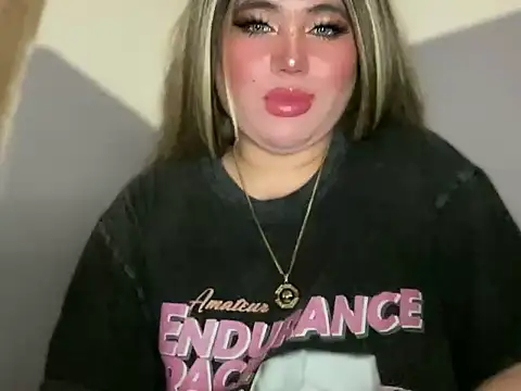 Naughtyrosecum online show from November 18, 2025, 4:11 pm