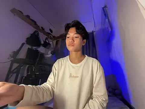 ur little secret online show from December 21, 2025, 3:52 pm