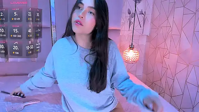 HannaCollins  online show from December 14, 2025, 1:16 pm