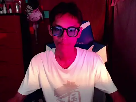 Snapshot of riks_tyler chatting on July 26, 2026, 2:35 pm riks tyler online show from July 26, 2026, 2:35 pm