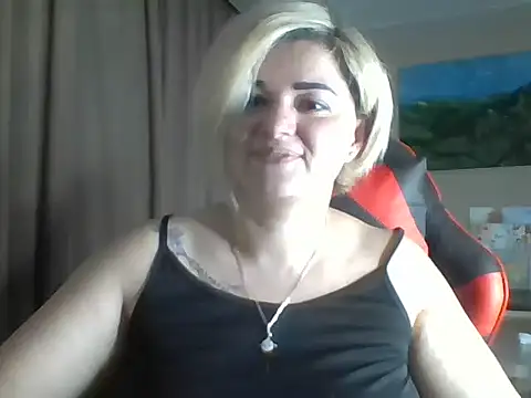 Snapshot of Wymini chatting on September 8, 2025, 9:03 pm Wymini online show from September 8, 2025, 9:03 pm