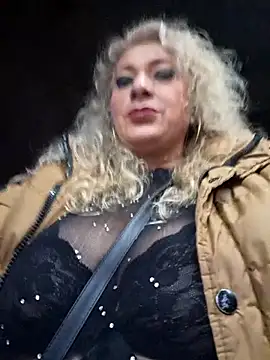 Snapshot of sofiacurvy_45 chatting on November 30, 2025, 12:25 am sofiacurvy 45 online show from November 30, 2025, 12:25 am