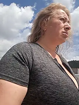 Snapshot of sofiacurvy_45 chatting on December 3, 2025, 4:16 pm sofiacurvy 45 online show from December 3, 2025, 4:16 pm