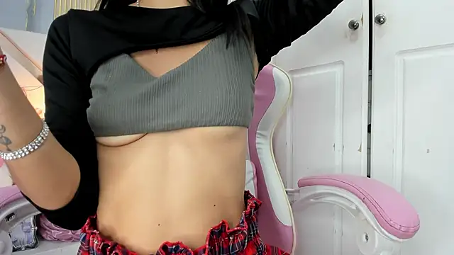 Mhia Sweet  online show from September 30, 2025, 2:00 pm