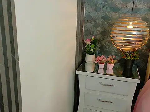 Snapshot of Mhia_Sweet_ chatting on February 2, 2026, 8:51 pm Mhia Sweet online show from February 2, 2026, 8:51 pm