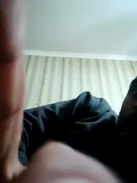 Snapshot of elik555 chatting on December 14, 2025, 5:29 pm elik555 online show from December 14, 2025, 5:29 pm