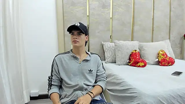 BenitoSaenz online show from September 13, 2025, 12:05 pm