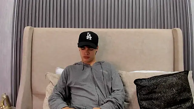 BenitoSaenz online show from October 12, 2025, 3:38 am