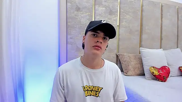 BenitoSaenz online show from October 17, 2025, 3:31 am