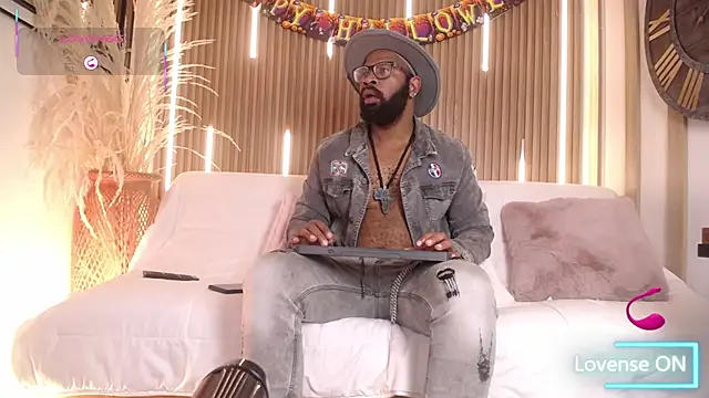 Snapshot of King_Malik chatting on October 16, 2025, 1:01 pm King Malik online show from October 16, 2025, 1:01 pm