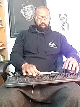 Snapshot of King_Malik chatting on October 21, 2025, 1:23 pm King Malik online show from October 21, 2025, 1:23 pm