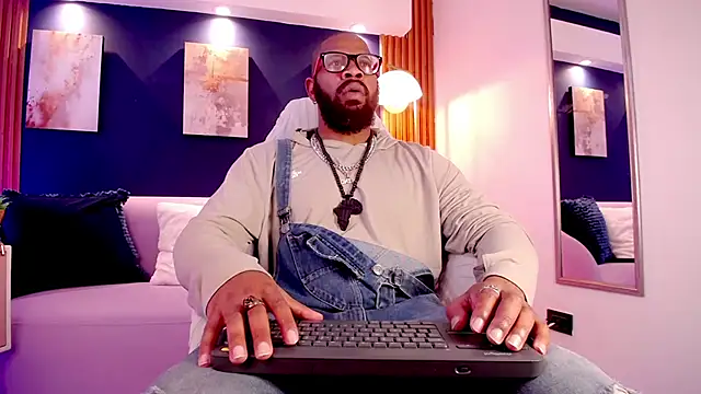 Snapshot of King_Malik chatting on March 12, 2026, 1:28 pm King Malik online show from March 12, 2026, 1:28 pm