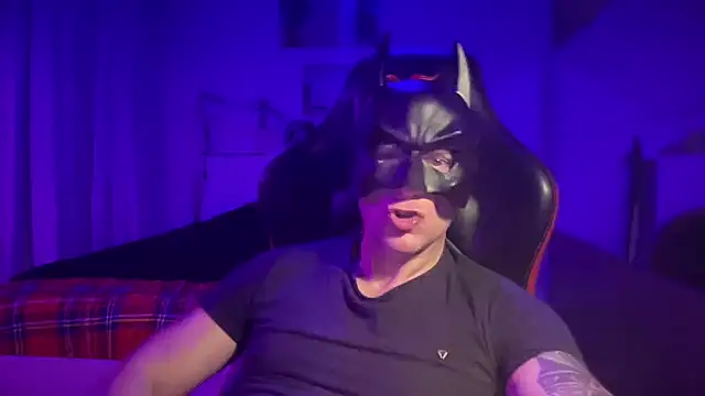 Snapshot of HardMattSteel chatting on January 6, 2026, 11:29 pm HardMattSteel online show from January 6, 2026, 11:29 pm