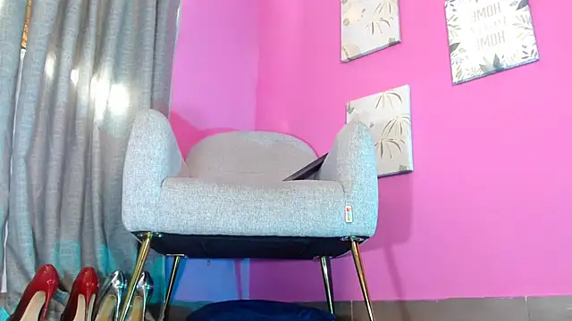 Snapshot of emily_ox0 chatting on April 14, 2026, 7:42 pm emily ox0 online show from April 14, 2026, 7:42 pm