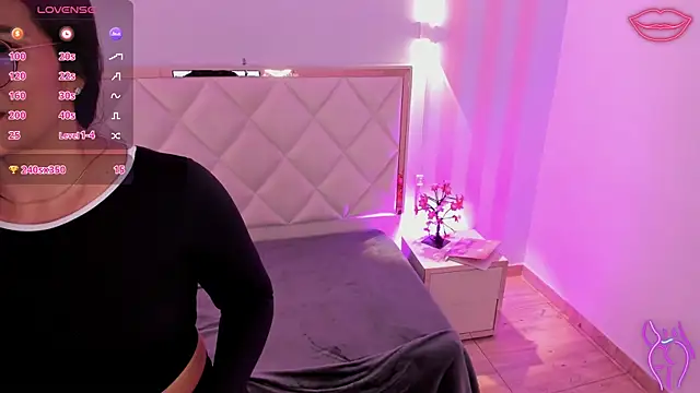 Rosalind tay online show from April 1, 2026, 1:41 pm