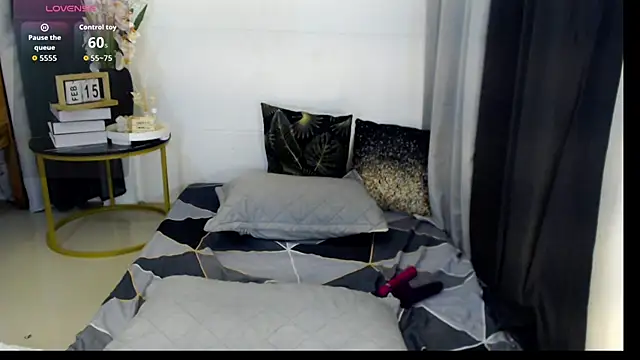 Snapshot of ursafehaven chatting on February 15, 2026, 6:15 pm ursafehaven online show from February 15, 2026, 6:15 pm