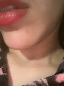 Snapshot of Mimisixo chatting on February 14, 2026, 11:01 pm Mimisixo online show from February 14, 2026, 11:01 pm