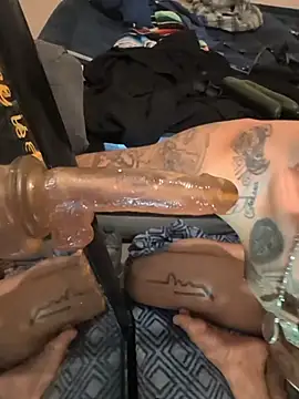 Snapshot of Cnutt310 chatting on December 17, 2025, 9:37 am Cnutt310 online show from December 17, 2025, 9:37 am