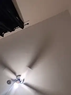 Snapshot of Cnutt310 chatting on December 22, 2025, 6:21 am Cnutt310 online show from December 22, 2025, 6:21 am