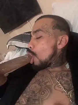 Snapshot of Cnutt310 chatting on December 23, 2025, 8:45 am Cnutt310 online show from December 23, 2025, 8:45 am