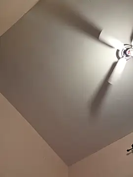 Snapshot of Cnutt310 chatting on January 6, 2026, 10:01 pm Cnutt310 online show from January 6, 2026, 10:01 pm