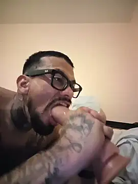 Snapshot of Cnutt310 chatting on February 8, 2026, 4:49 am Cnutt310 online show from February 8, 2026, 4:49 am