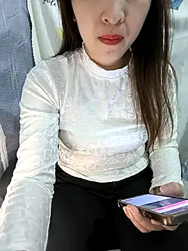 Ariana-Vy online show from November 25, 2025, 10:59 am