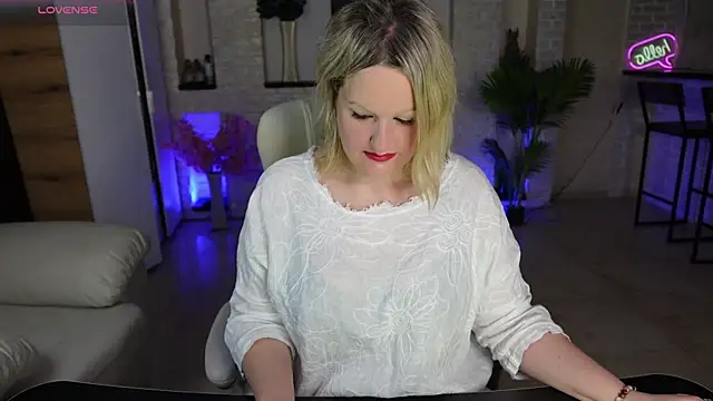 MariemLui online show from April 2, 2026, 3:09 pm