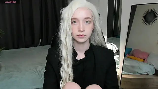 MelissaReis online show from September 13, 2025, 8:52 pm