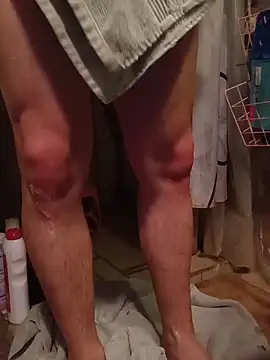 Twoslipperywhenwett online show from December 22, 2025, 3:58 am