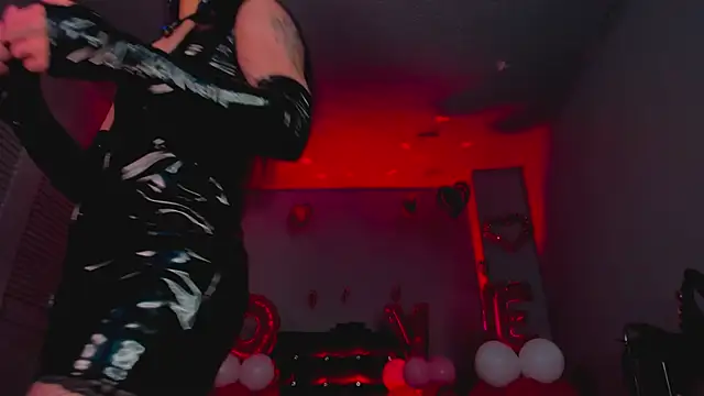 Snapshot of Draculairis chatting on February 13, 2026, 2:24 pm Draculairis online show from February 13, 2026, 2:24 pm