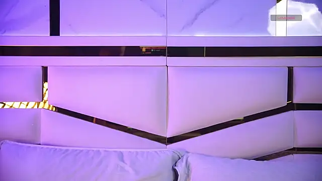 ambar rosse25 online show from December 18, 2025, 11:38 am