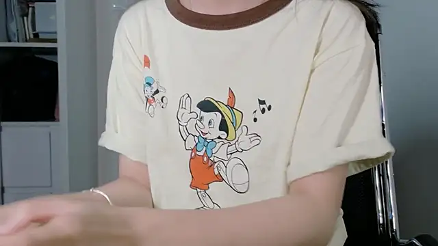 Snapshot of Ryeon_99 chatting on February 23, 2026, 4:32 am Ryeon 99 online show from February 23, 2026, 4:32 am