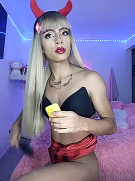 annie thomson00 online show from February 3, 2026, 2:53 am