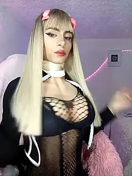 annie thomson00 online show from April 6, 2026, 3:15 am