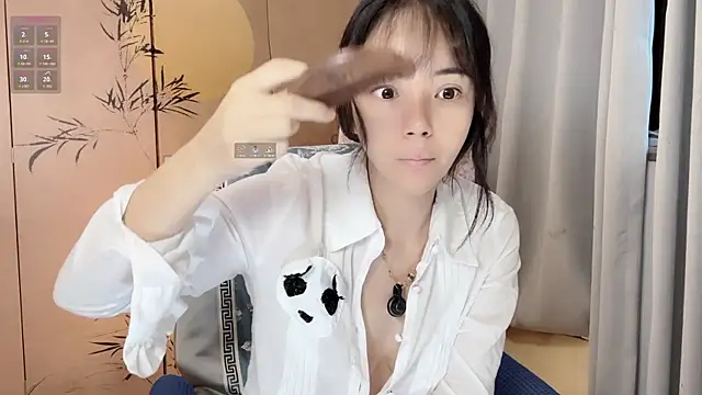 xinxin520-baby online show from October 16, 2025, 11:28 pm