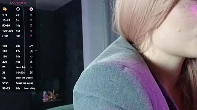 Snapshot of PieraMarch chatting on October 30, 2025, 7:14 pm PieraMarch online show from October 30, 2025, 7:14 pm