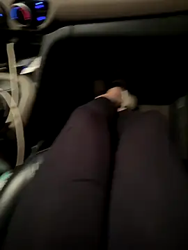 Meii-meyy online show from October 26, 2025, 4:02 pm