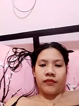 Snapshot of sweetcherry23 chatting on December 22, 2025, 8:33 am sweetcherry23 online show from December 22, 2025, 8:33 am