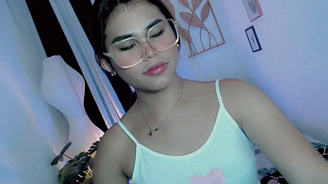 PrettyBlythes TS online show from May 27, 2026, 3:53 pm