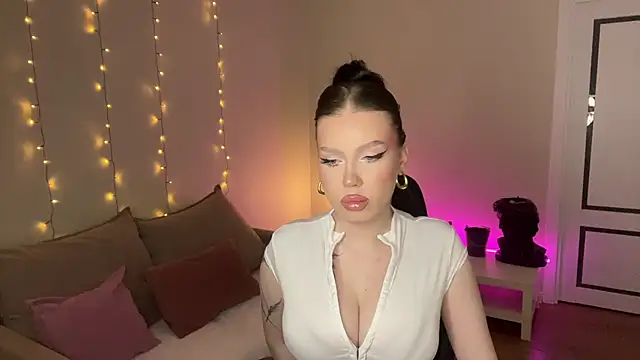 Snapshot of mistress_of_hearts chatting on March 5, 2026, 8:05 pm mistress of hearts online show from March 5, 2026, 8:05 pm