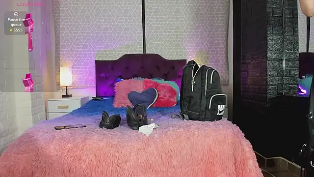 Snapshot of Zamara_Kleii chatting on September 13, 2025, 4:23 am Zamara Kleii online show from September 13, 2025, 4:23 am