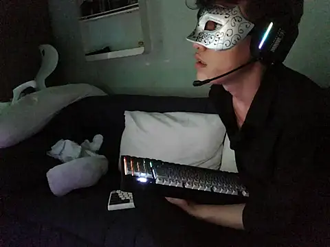 boyhigh1997 online show from March 23, 2026, 8:07 am