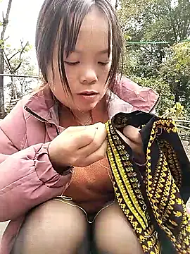 Snapshot of Rioo122 chatting on December 5, 2025, 1:47 am Rioo122 online show from December 5, 2025, 1:47 am