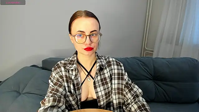 MewStella online show from March 26, 2026, 11:27 am