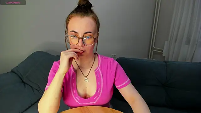 MewStella online show from April 16, 2026, 4:30 pm