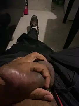 Snapshot of Preto_Diamamte chatting on October 22, 2025, 4:02 am Preto Diamamte online show from October 22, 2025, 4:02 am